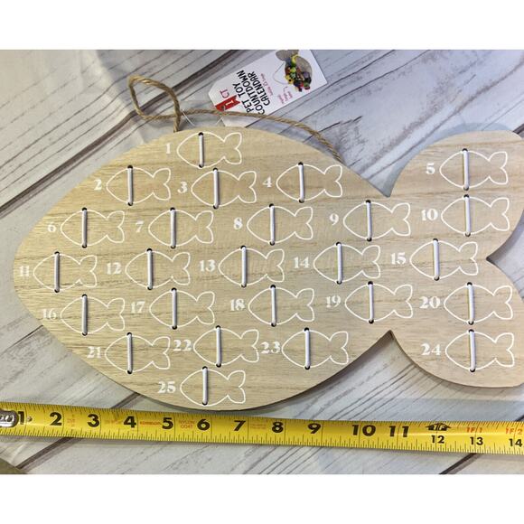 Target Pet TOY COUNTDOWN CALENDAR Holds 25 Toys Treats Insert Christmas NEW - Picture 2 of 2